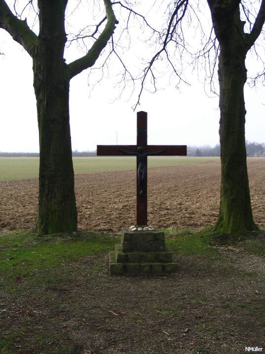 Kreuz am Ortsrand am Schloß Hillenrath