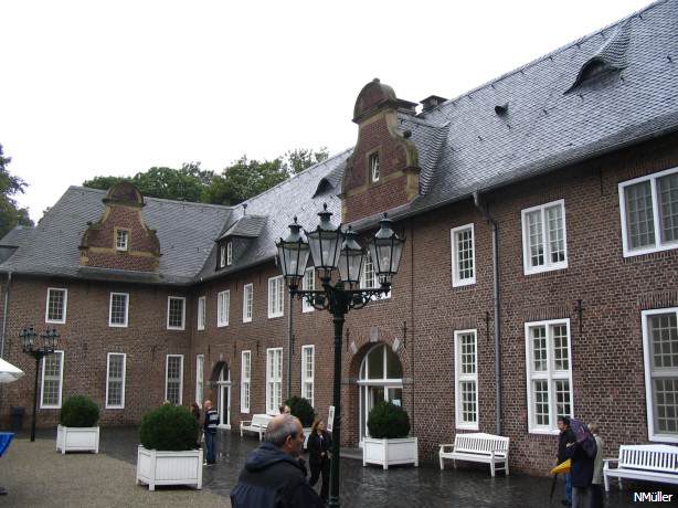 Vorburg rechts